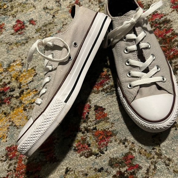 Converse All Star Woman’s Size 9 Grey and Maroon Low Top Sneakers Y2K plaid - Picture 3 of 10